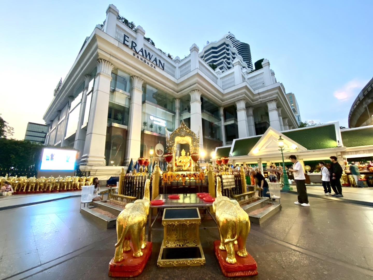 Erawan Shrine, Bangkok